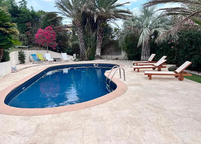 L'oasis-les Issambres Bed & Breakfast 4*